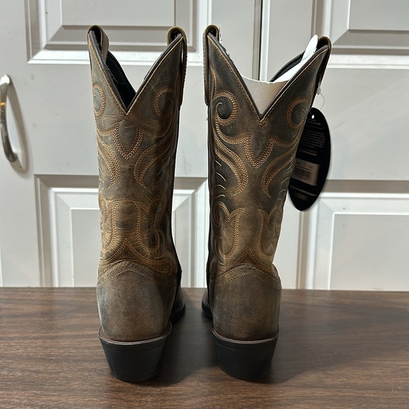 Laredo Tan Distressed Western Cowboy Boots - Picture 3 of 7